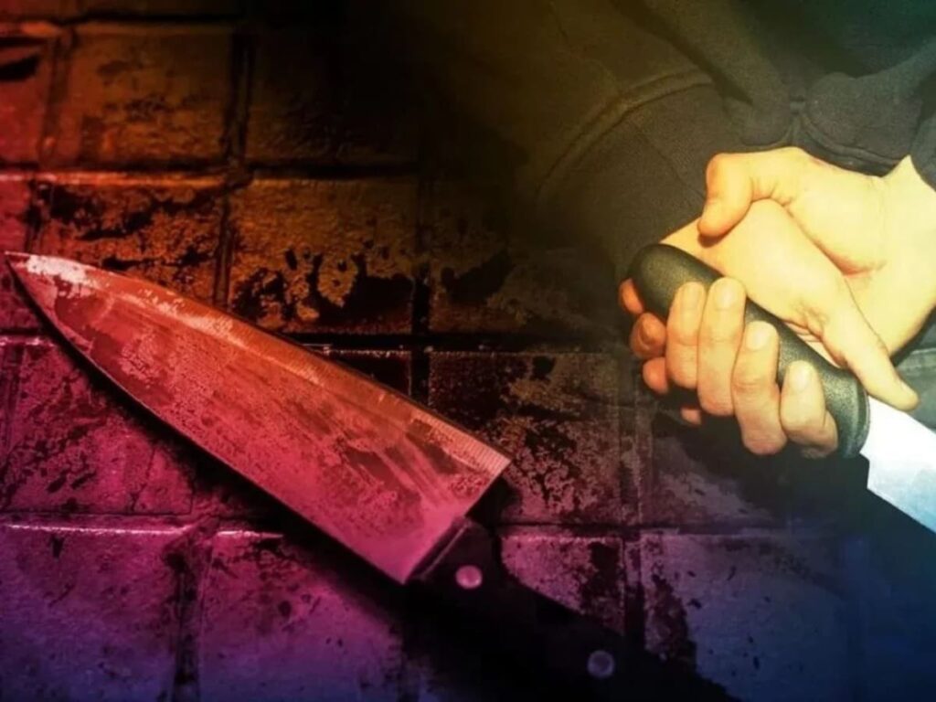 कानपुर में बाथटब में मृत मिला युवक, मौके पर जांच करती पुलिस टीम