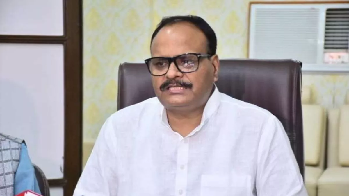 लखनऊ: डिप्टी सीएम ब्रजेश पाठक ने कम CM योगी को लिखा पत्र, गंभीर रूप से बीमार मरीज के इलाज के लिए मांगी 5 लाख की आर्थिक मदद ।