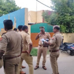 कानपुर में ‘बैड टच’ की सजा – डिलीवरी बॉय के पैर में लगी पुलिस की गोली, बोला: गलती की सजा मिली