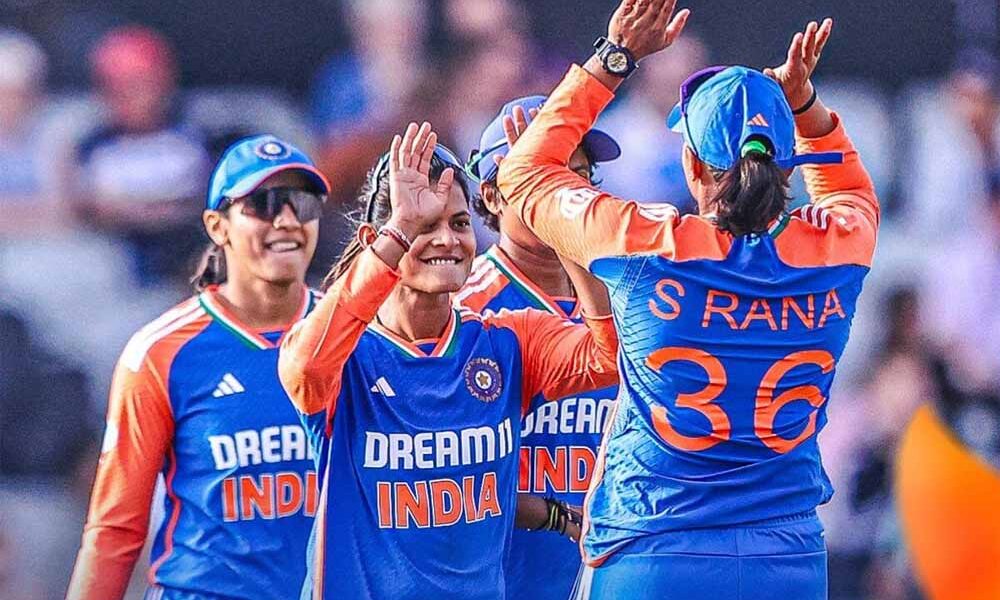 भारतीय महिला टीम ने इंग्लैंड की सरजमीं पर रचा इतिहास, पहले वनडे में दी करारी शिकस्त