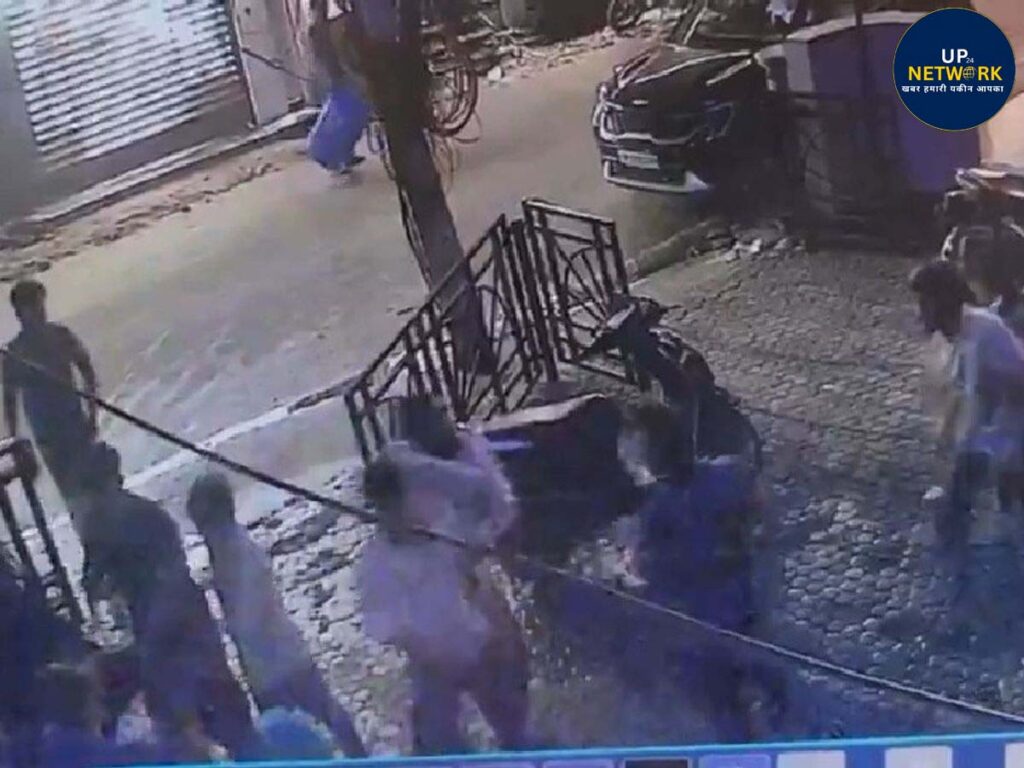लखनऊ हुक्का बार हमला CCTV फुटेज, युवक पर ईंट से हमला