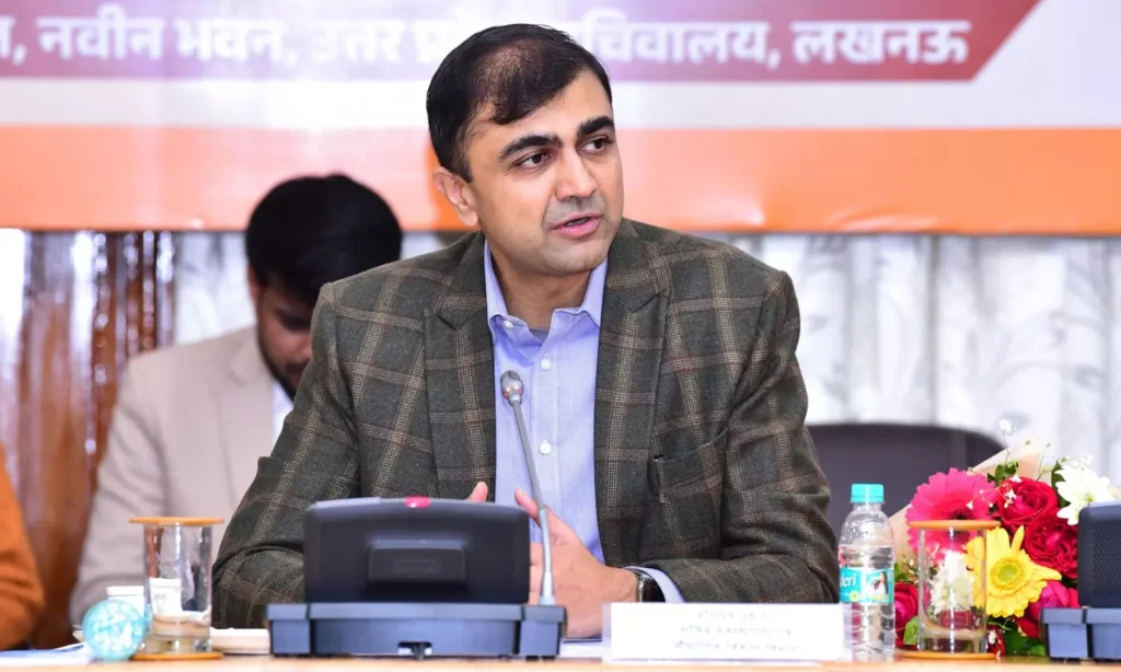 IAS Abhishek Singh Scam: लखनऊ में ED का एक्शन