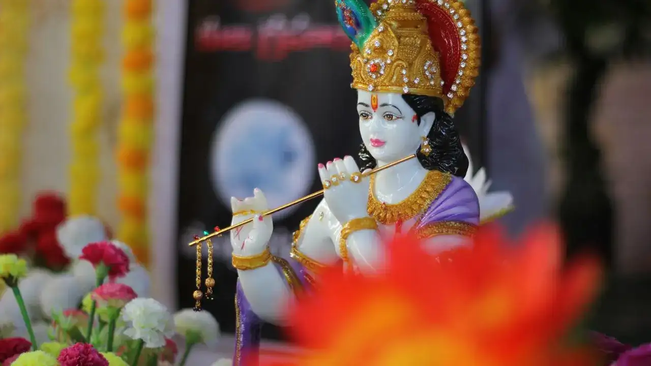 Krishna Janmashtami 2025: पूजा नियम से पूरी होंगी मनोकामनाएं