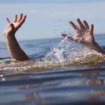 लखनऊ मड़ियांव फ्लाईओवर पर कूड़े का अंबार, विरोध प्रदर्शन