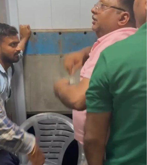 लखनऊ अपार्टमेंट लिफ्ट में फंसे 3 लोग, 20 मिनट बाद बचाव