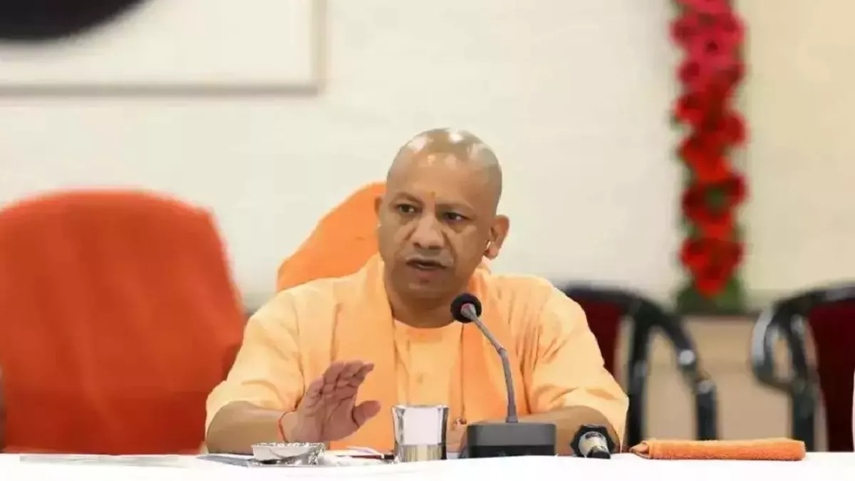 UP News: अब आसानी से बनेगा आधार कार्ड, CM योगी ने दिए निर्देश