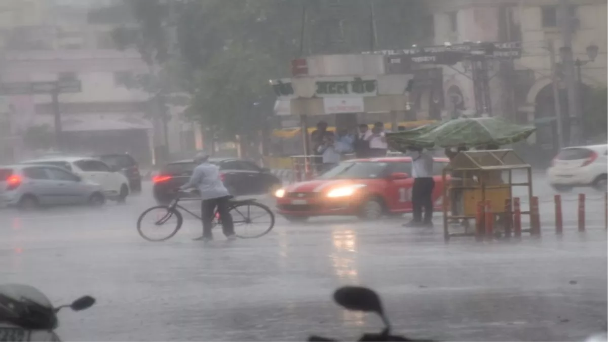 Lucknow Rain Alert: तेज हवाएं और अगले 4 दिन बारिश