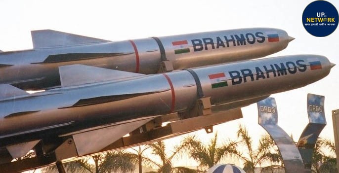 ogiadityanath and Rajnath Singh flag off BrahMos missile batch launch
