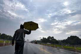 लखनऊ मौसम अलर्ट: भारी बारिश और 40KM/घंटा तेज हवा