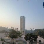 लखनऊ: सहारा सिटी में BMW जैसी 30 लग्जरी गाड़ियां मिलीं