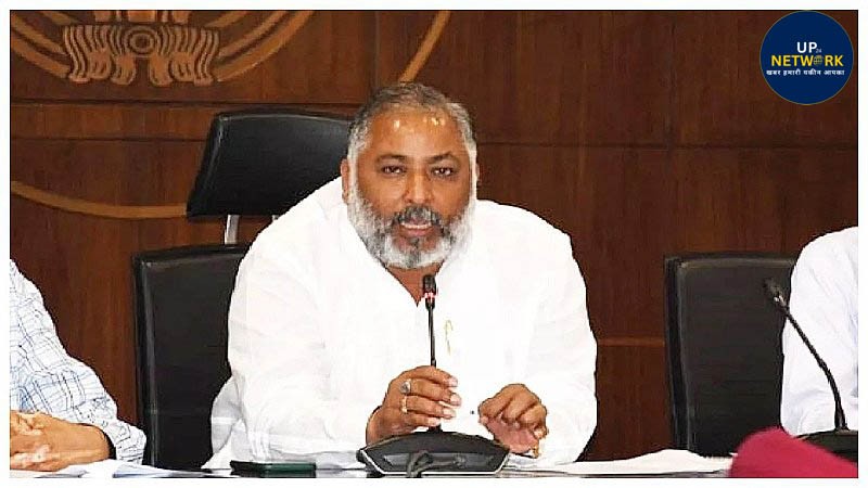 UP: मंत्री दयाशंकर सिंह पर वारंट, पुराने केस में एक्शन