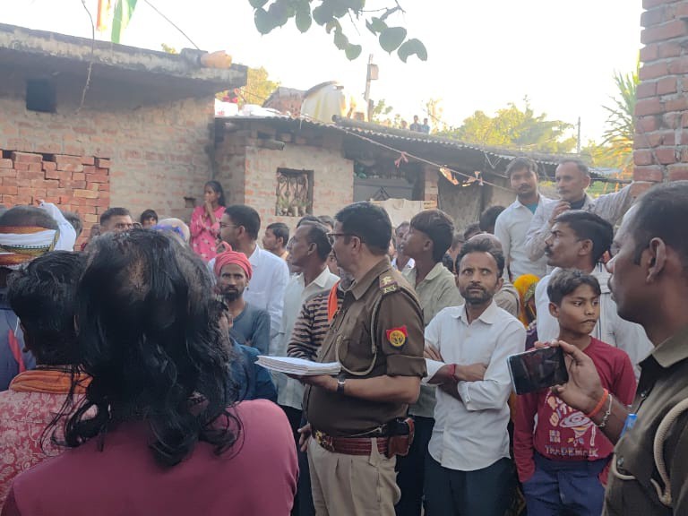 UP में खाना विवाद: बेटे ने छत पर पिता की हत्या