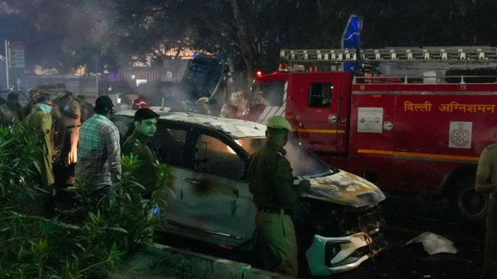 Delhi Blast में 9 मौतें, CCTV फुटेज से जांच तेज