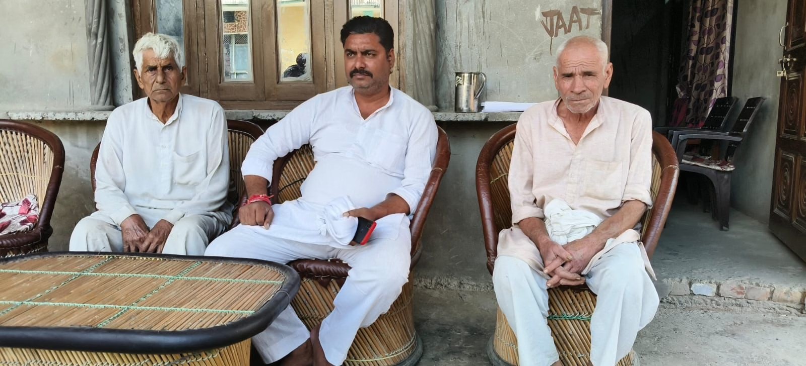 UP Crime: जेल में बंद कुख्यात ने ग्राम प्रधान को दी धमकी