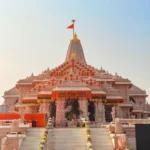 अयोध्या: राम मंदिर शिखर पर धर्मध्वज फहरा उठा