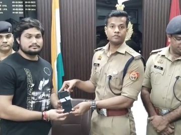 लखनऊ पुलिस ने 72 मोबाइल लौटाए; लोगों के चेहरे खिले