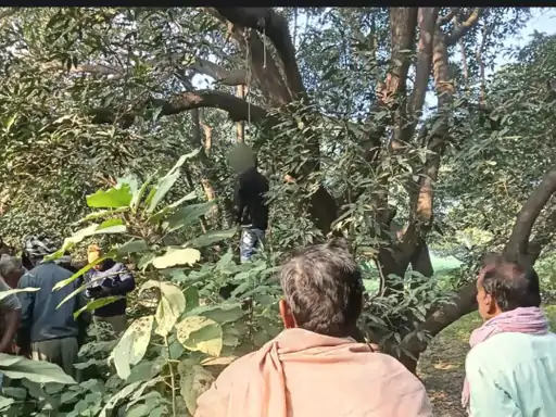 रहीमाबाद में युवक की संदिग्ध मौत, पेड़ से लटका शव