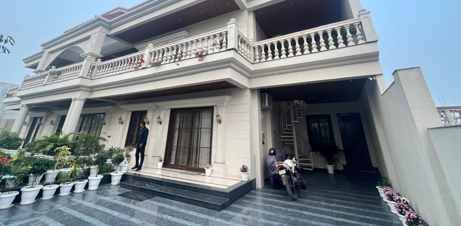 ED Raid Lucknow: 1000 करोड़ कफ सिरप रैकेट पर छापे