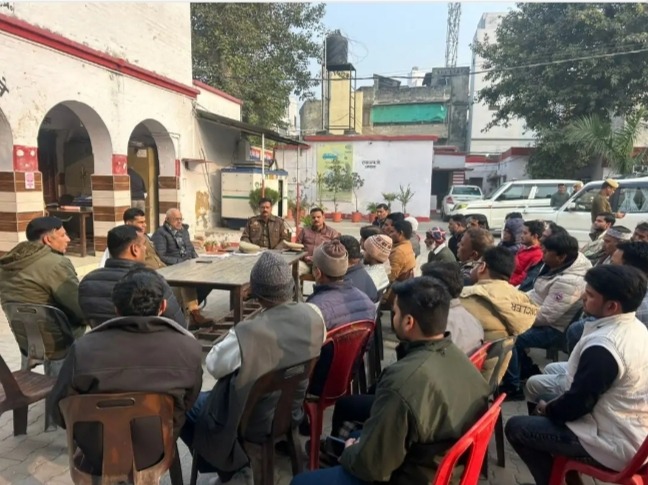 संभल में 8 बीघा कब्रिस्तान जमीन पर कब्जा, 29 अफसर जांच में