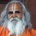 Bollywood News: बिना हेलमेट बाइक चलाने पर सोहेल खान की माफी