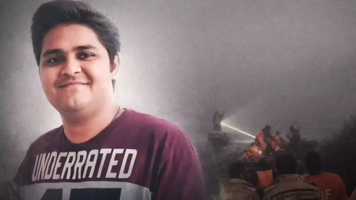 Noida Engineer Death: फायर ब्रिगेड को तैरना नहीं आता