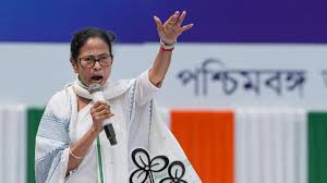ममता बनर्जी का EC और BJP पर तीखा हमला