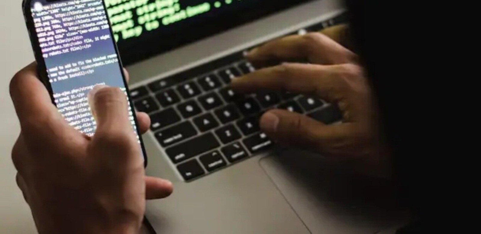 Lucknow News: LDA VC का मोबाइल हैक, IAS-PCS को QR स्कैम