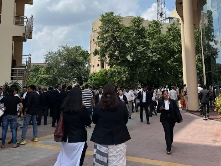 UP Bomb Threat: Lucknow-Varanasi कोर्ट को उड़ाने की धमकी