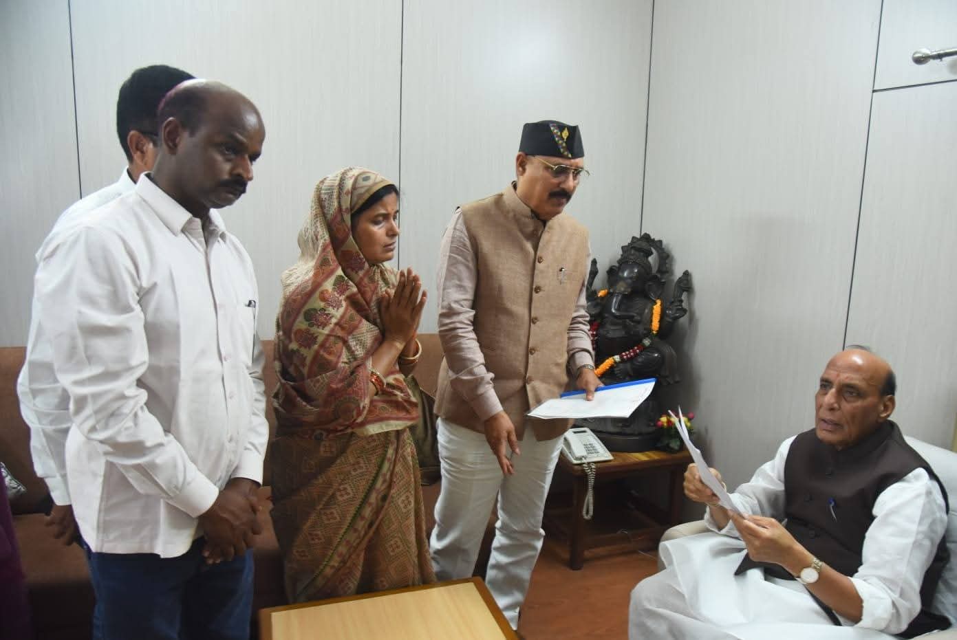 Lucknow News: 19 दिन से गायब BLO, परिवार ने रक्षा मंत्री से मांगी मदद