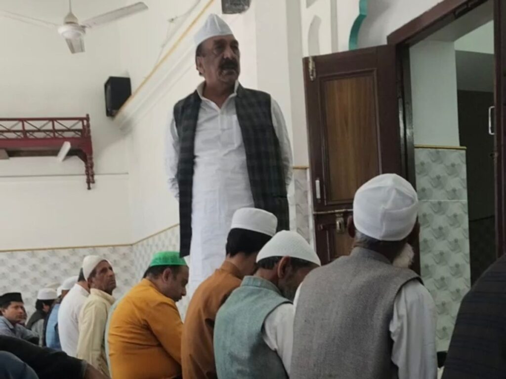 संभल में खामेनेई की मौत पर भावुक हुए सपा विधायक