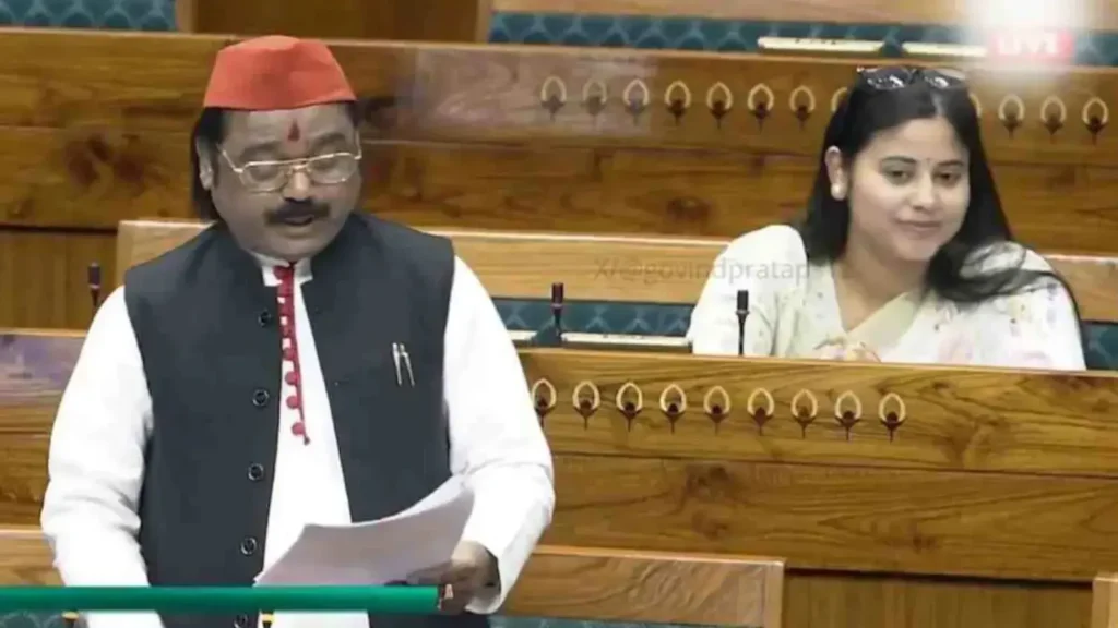 Lok Sabha: सपा सांसद ने गाया लोकगीत, सदन में गूंजी हंसी
