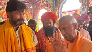 UP News: मुख्यमंत्री योगी आदित्यनाथ अयोध्या पहुंचे और राष्ट्रपति के प्रस्तावित दौरे से पहले तैयारियों का जायजा लिया। अधिकारियों को व्यवस्थाएं दुरुस्त रखने के निर्देश दिए।