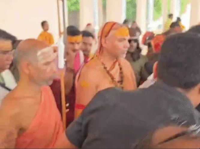 Lucknow: शंकराचार्य आज करेंगे गोरक्षा अभियान का शंखनाद