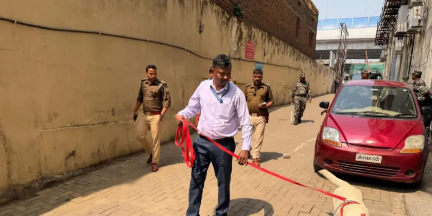 Lucknow News: Passport Office को बम से उड़ाने की धमकी