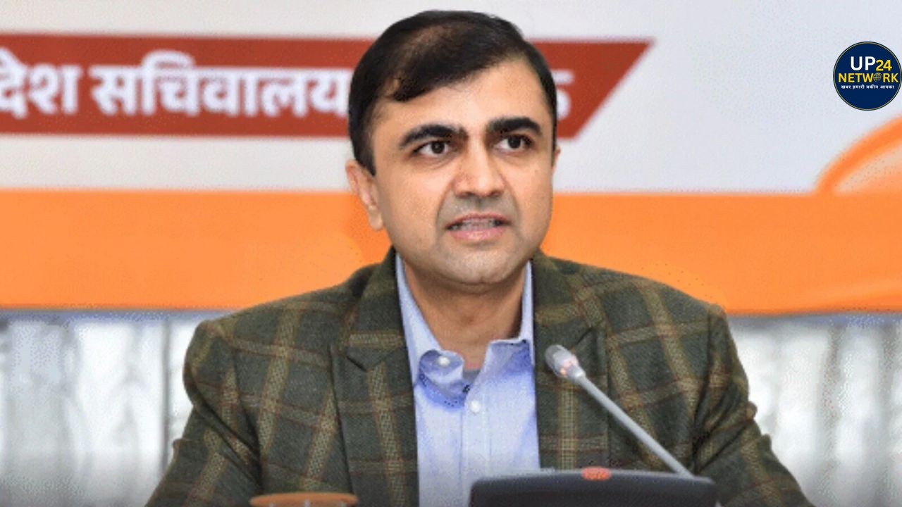 UP News: विवादों के बाद IAS अभिषेक प्रकाश बहाल
