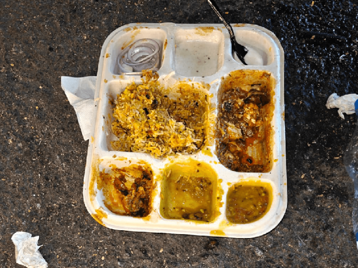 Lucknow Veg Thali में निकला मांस का टुकड़ा, House of Royals में कस्मटर का हंगामा