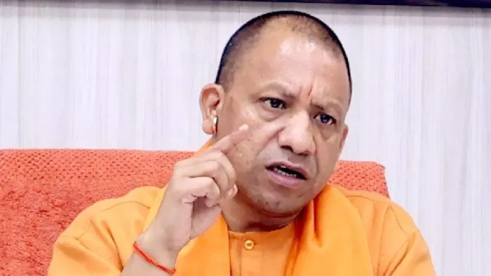 उन्नाव में विकास परियोजनाओं के कार्यक्रम में मुख्यमंत्री योगी आदित्यनाथ