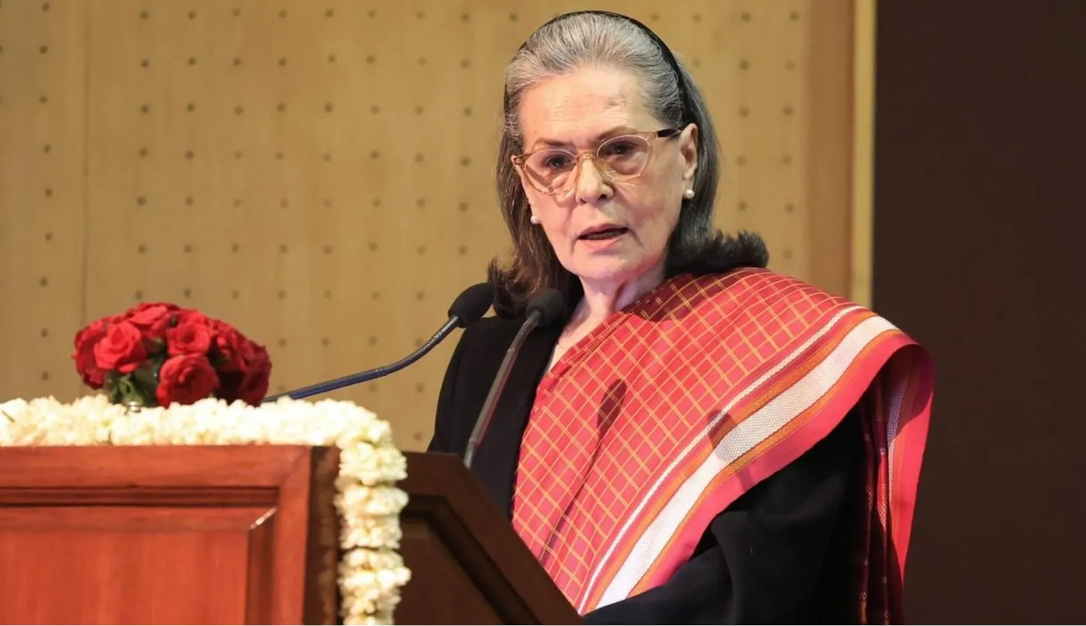गाजा संघर्ष पर सोनिया गांधी के बयान और भारत की विदेश नीति को दर्शाती सांकेतिक तस्वीर