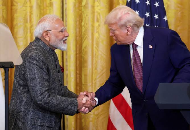 डोनाल्ड ट्रंप और हॉवर्ड लुटनिक की फाइल फोटो