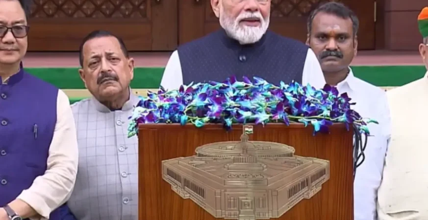 मानसून सत्र से पहले पीएम मोदी का राहुल गांधी पर तंज, बोले- ‘मैं 56 साल के नौजवान की बात नहीं कर रहा’ 5 PM Modi takes ‘56-year-old youth’ dig at Rahul Gandhi ahead of Monsoon Session