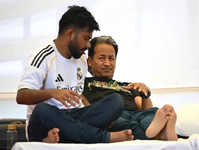 Abhijeet Dipke begins indefinite hunger strike after Sonam Wangchuk is hospitalised