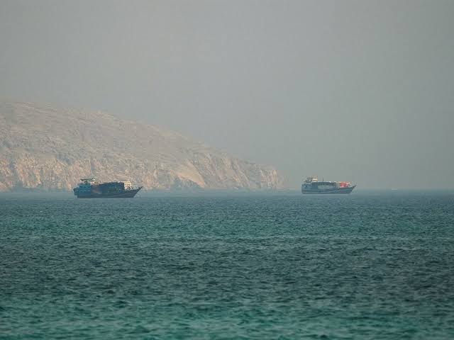 Iranian missile attack on UAE oil tankers in Strait of Hormuz