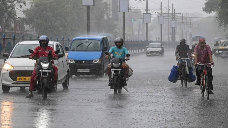 Heavy Rain Alert Issued for Over 50 Districts in Uttar Pradesh