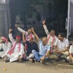 कॉकरोच जनता पार्टी का ऐलान- बातचीत करनी है तो सरकार जंतर-मंतर आए, दिल्ली के 16 मेट्रो स्टेशन बंद; बंगाल से 2 हजार CRPF जवान बुलाए गए