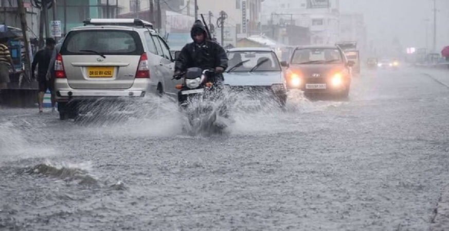 देश के कई राज्यों में भारी बारिश का अलर्ट, IMD ने जारी की चेतावनी; बाढ़ और भूस्खलन का बढ़ा खतरा 5 देश के कई राज्यों में भारी बारिश का अलर्ट जारी