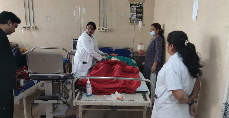 5 माह का गर्भ, पेट में 2 किलो की गांठ; डॉक्टरों ने बचाई जान 5 बांदा मेडिकल कॉलेज में गर्भवती का सफल ऑपरेशन