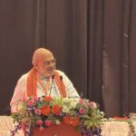 ट्रेन की चपेट में आया युवक, दोनों पैर कटे