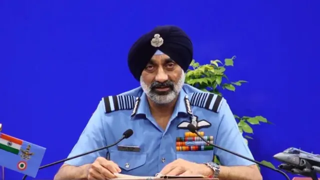 ऑपरेशन सिंदूर के बाद पाकिस्तान को चेतावनी देते भारतीय वायुसेना प्रमुख एयर चीफ मार्शल एपी सिंह