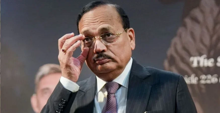 CEC नियुक्ति कानून पर सुप्रीम कोर्ट में नया मोड़: Split Verdict वापस लेने की मांग, CJI सूर्यकांत करेंगे Recall Plea पर फैसला 5 CEC Appointment Law पर Split Verdict को recall करने की मांग, CJI सूर्यकांत करेंगे आवेदन की जांच