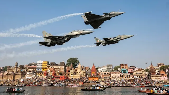 वाराणसी नमो घाट एयर शो में सुखोई राफेल और जगुआर विमानों के प्रदर्शन को लेकर जारी एडवाइजरी,#VaranasiAirShow #NamoGhat #Rafale #Sukhoi #Jaguar #VaranasiNews #UPNews #वाराणसी #नमोगाट #एयरशो #उत्तरप्रदेशसमाचार,